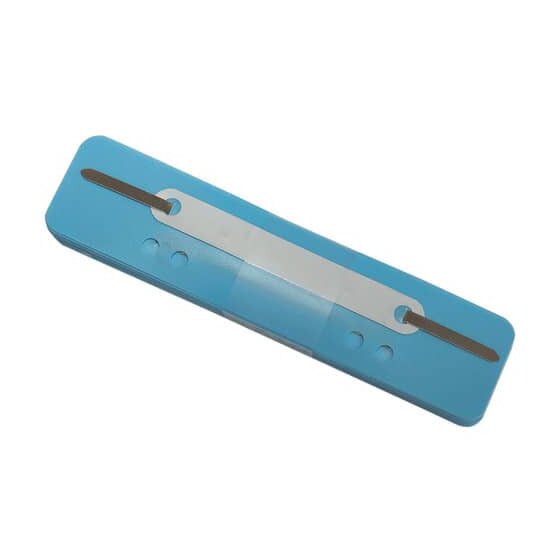 Q-Connect® Heftstreifen Kunststoff, kurz - Deckleiste aus Kunststoff, hellblau, 25 Stück